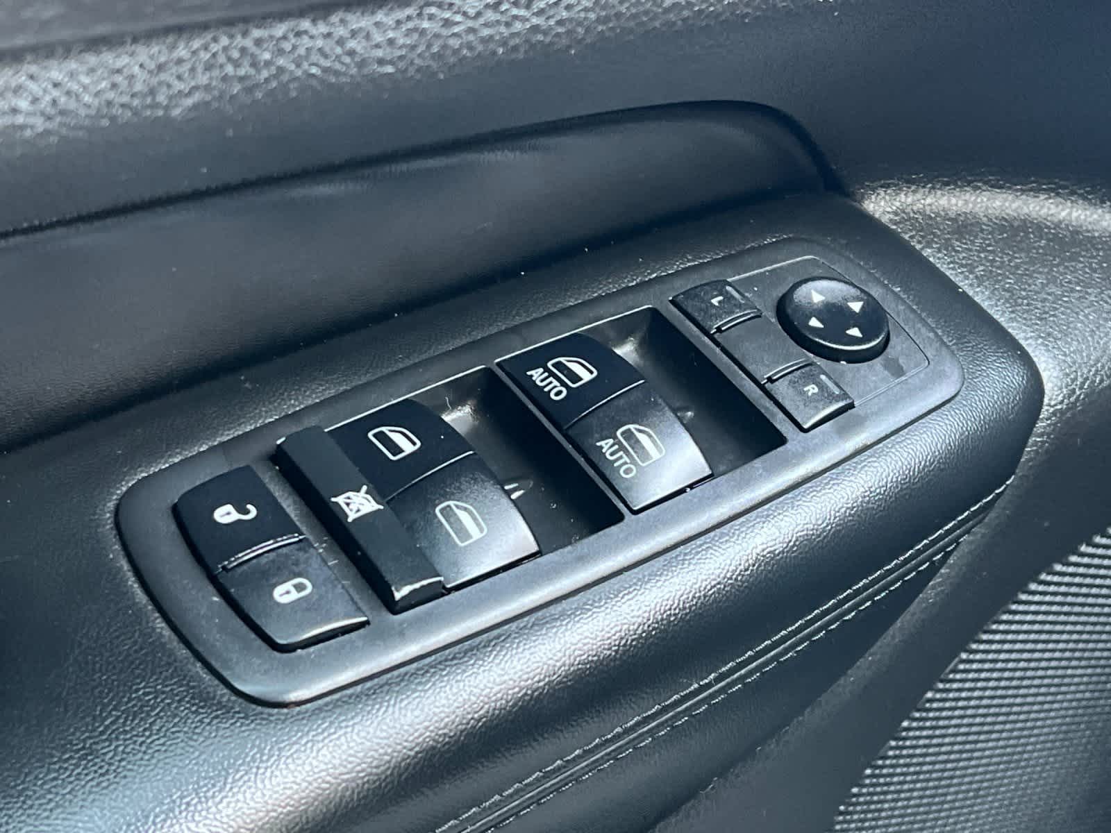 Thumbnail: 2018 Jeep Grand Cherokee - 14