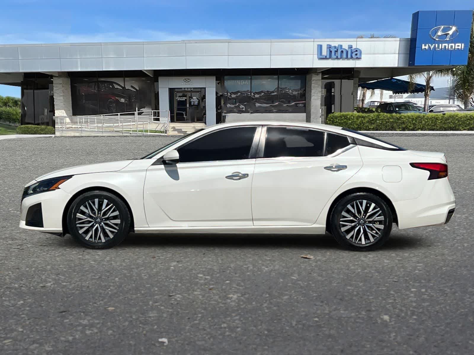 Thumbnail: 2023 Nissan Altima - 6