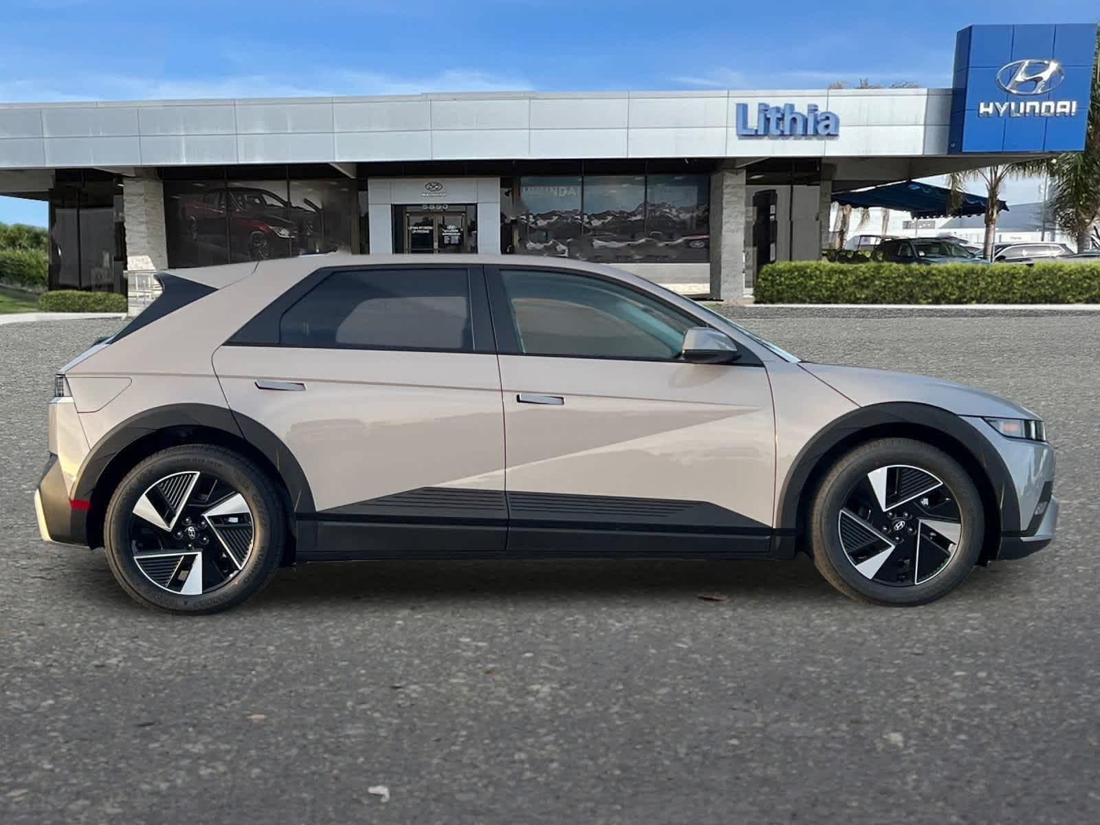 Thumbnail: 2026 Hyundai Ioniq 5 - 8