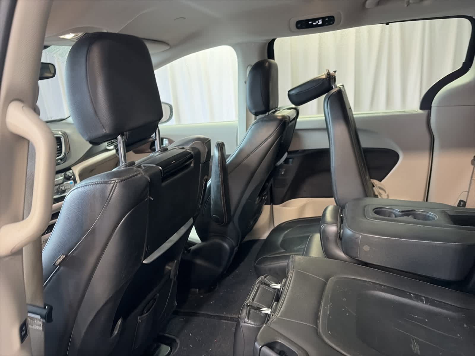 Thumbnail: 2017 Chrysler Pacifica - 17