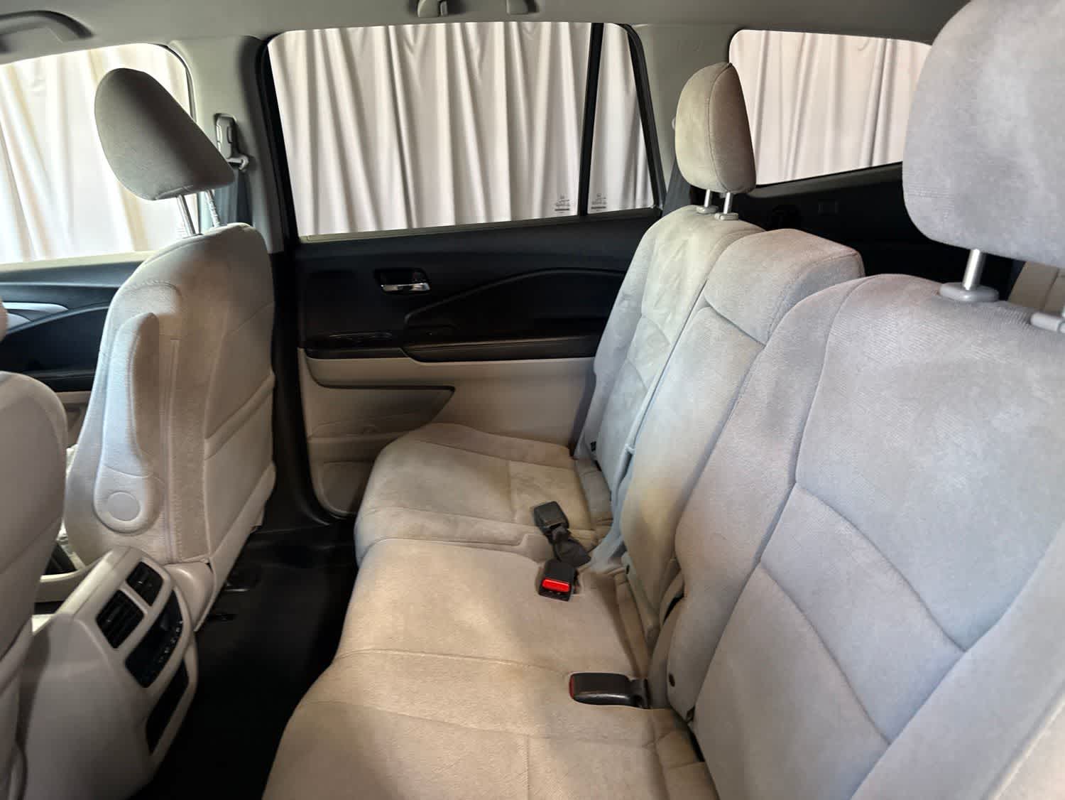 2020 Honda Pilot EX FWD photo 6