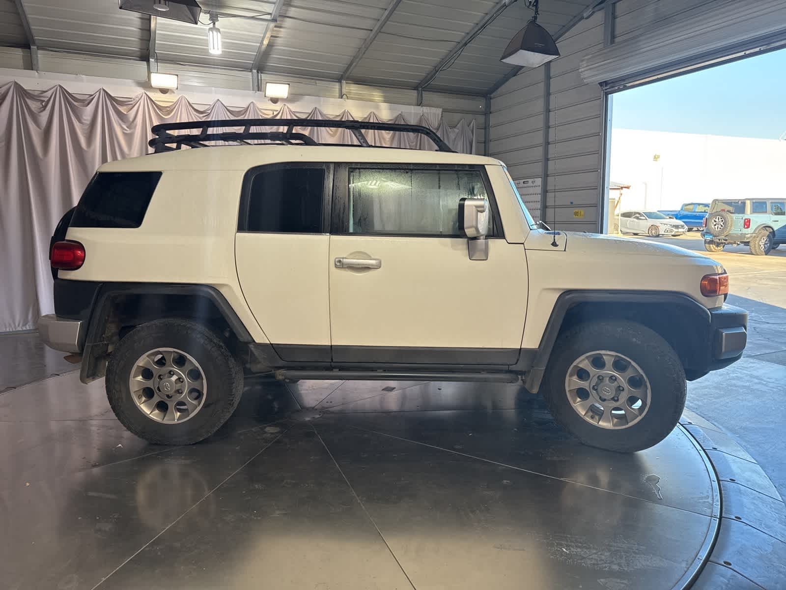 Thumbnail: 2013 Toyota FJ Cruiser - 3