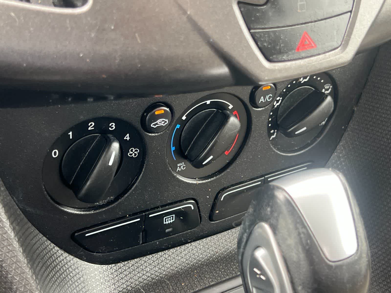 Thumbnail: 2014 Ford Transit Series - 21