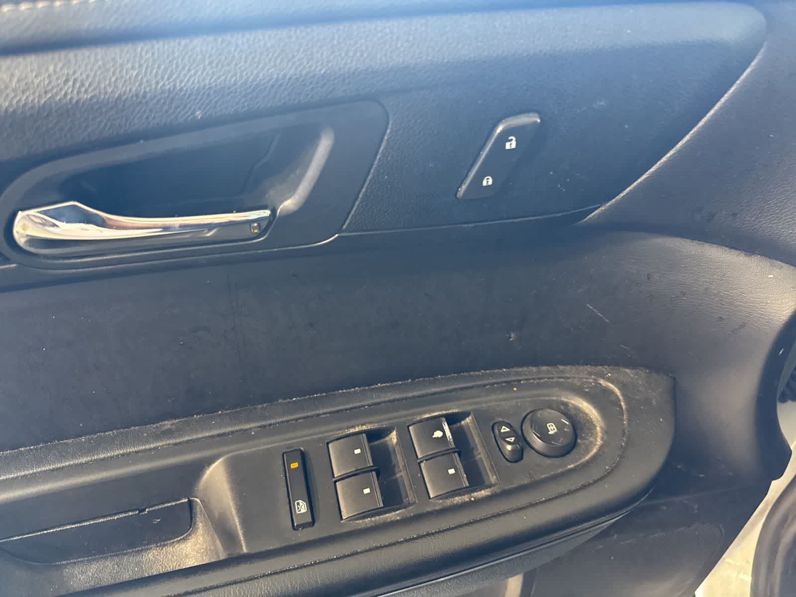 Thumbnail: 2017 Chevrolet Traverse - 15