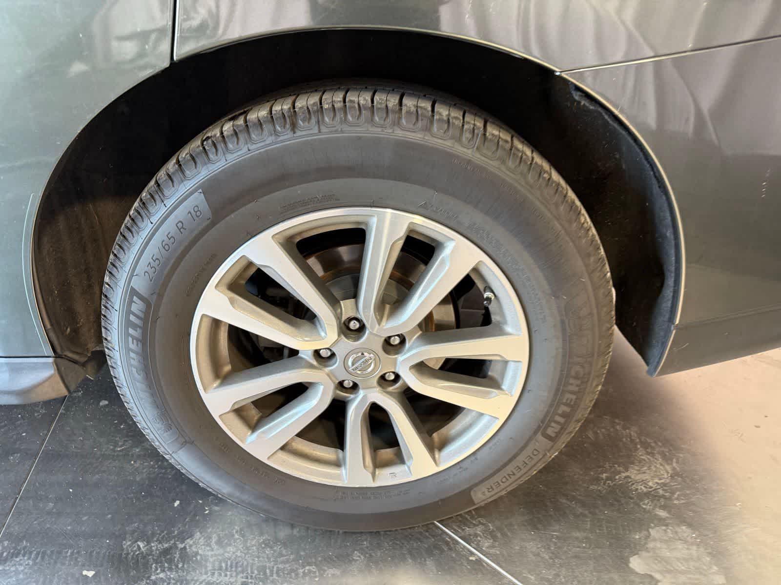 Thumbnail: 2015 Nissan Pathfinder - 13