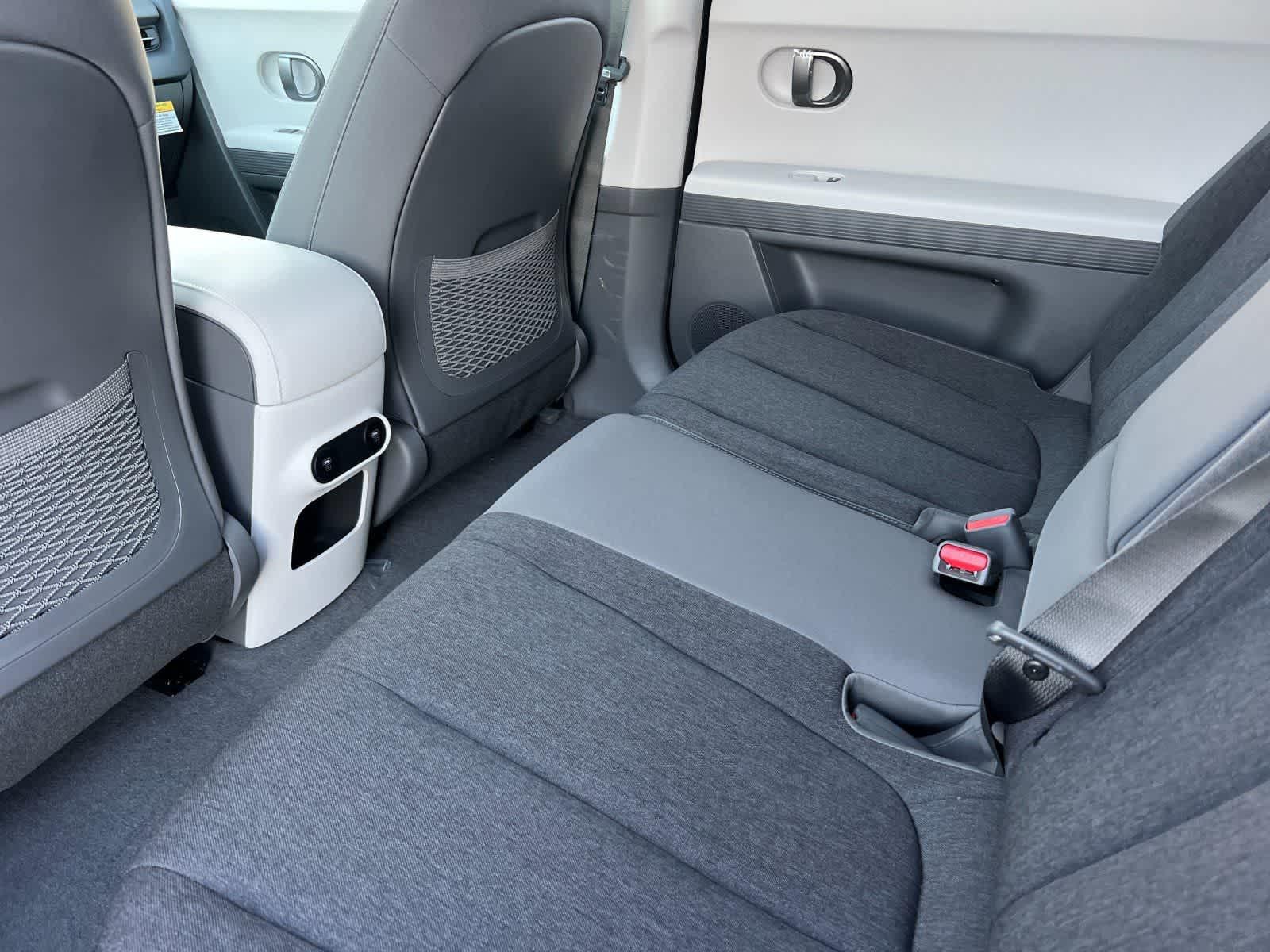 Thumbnail: 2026 Hyundai Ioniq 5 - 4