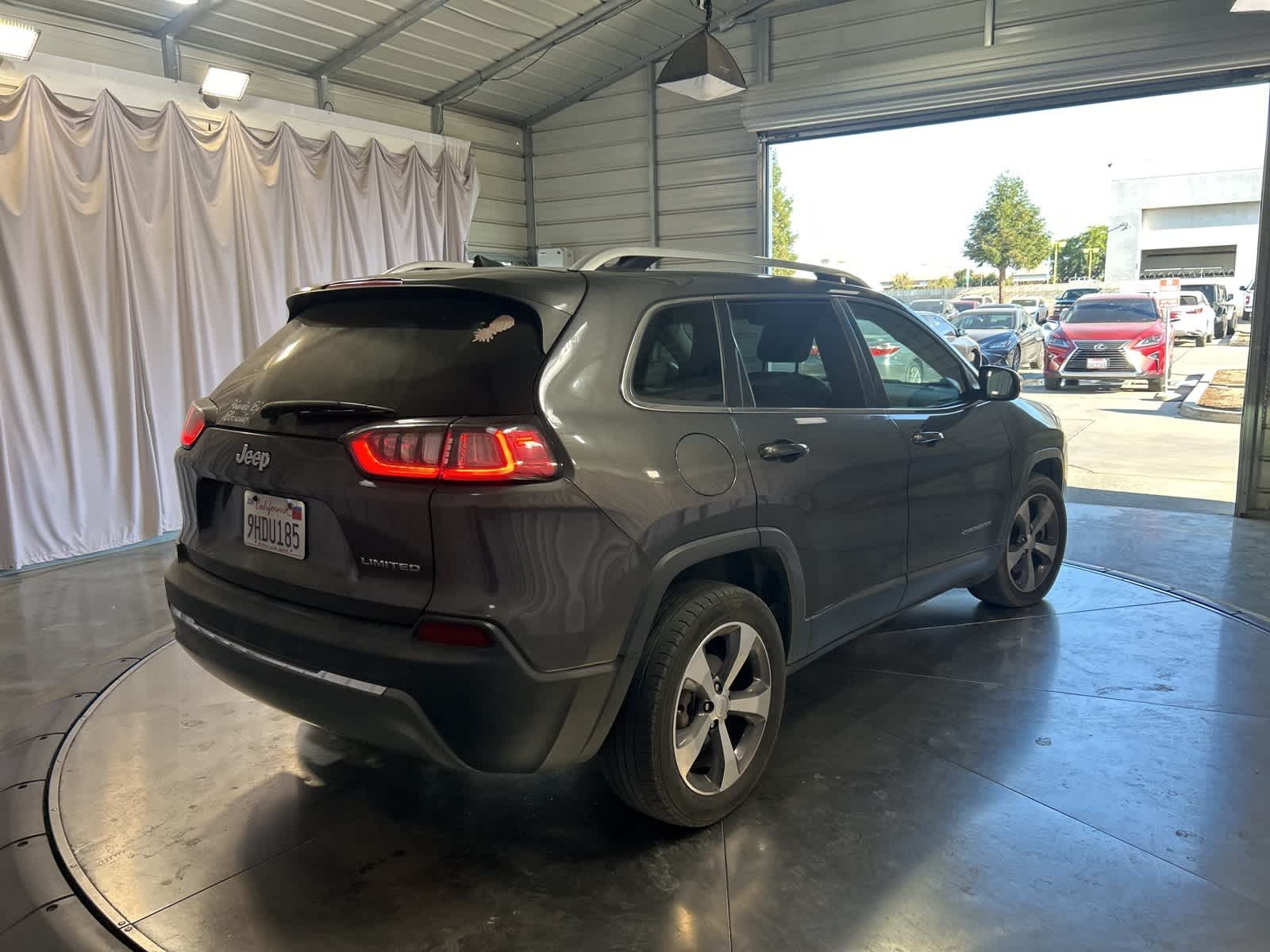 Thumbnail: 2020 Jeep Cherokee - 9