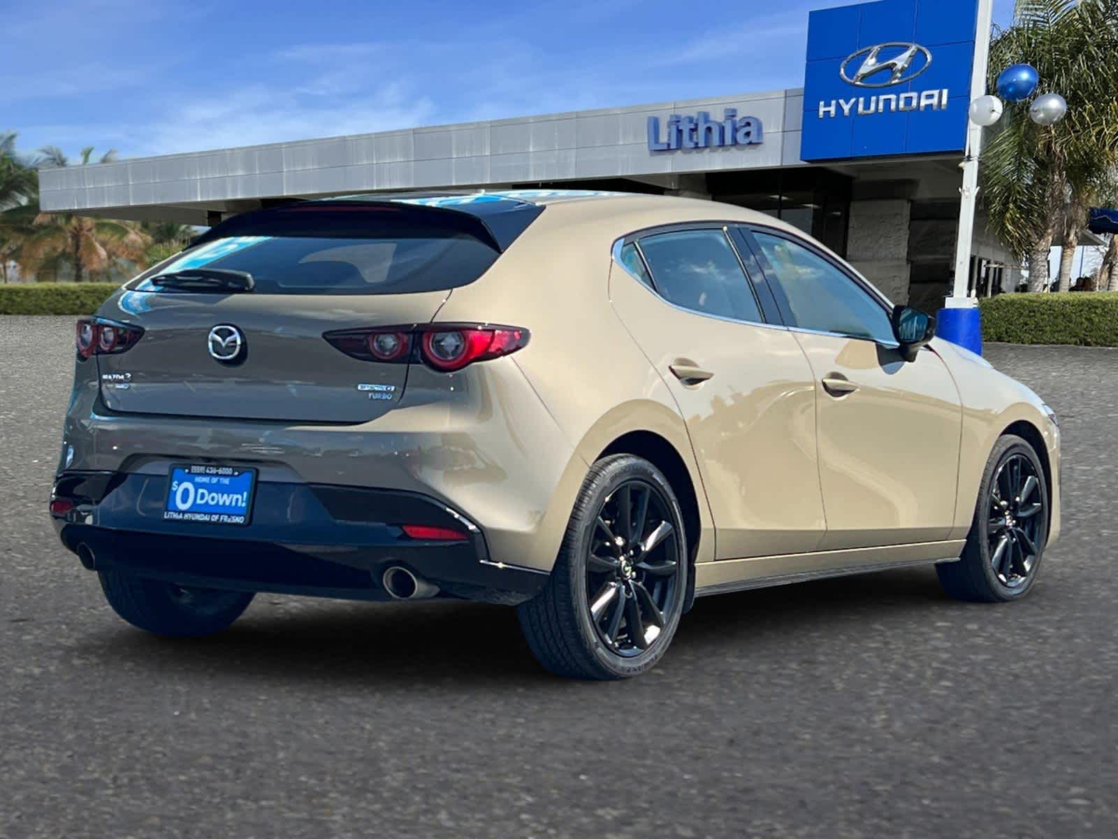 2024 Mazda Mazda3 Hatchback 2.5 Carbon Turbo photo 2