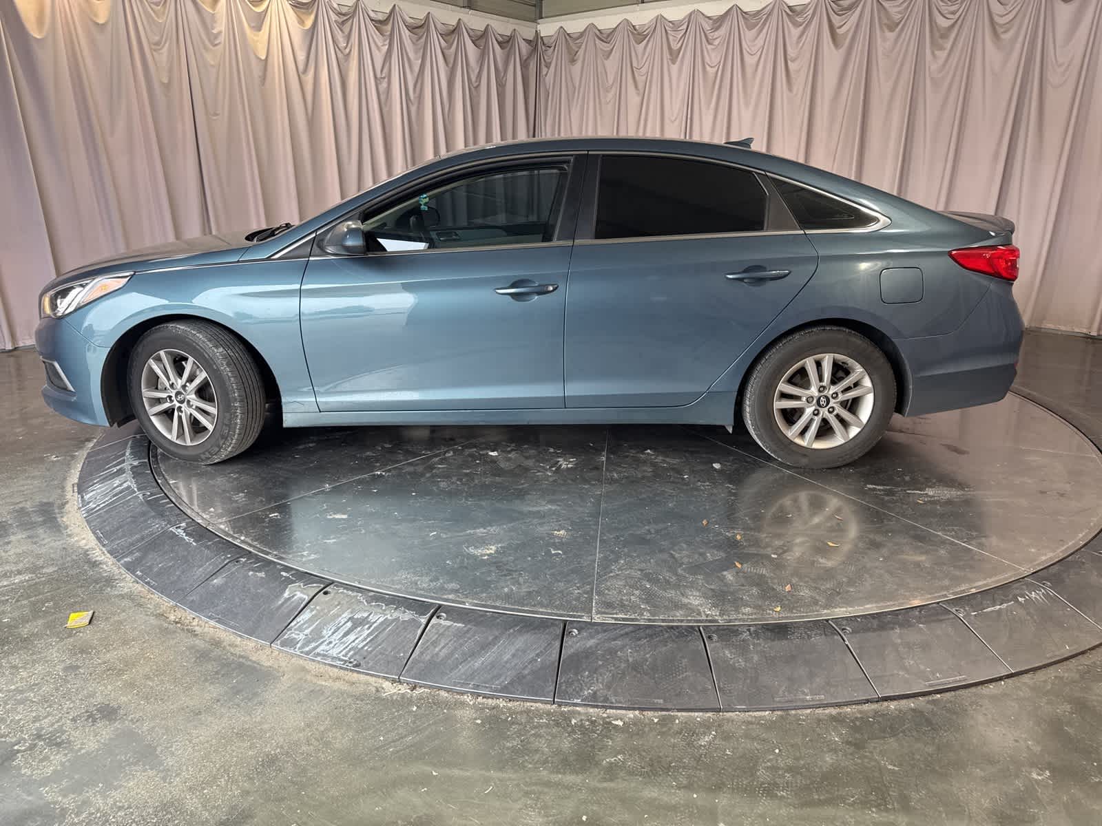 Thumbnail: 2017 Hyundai Sonata - 8