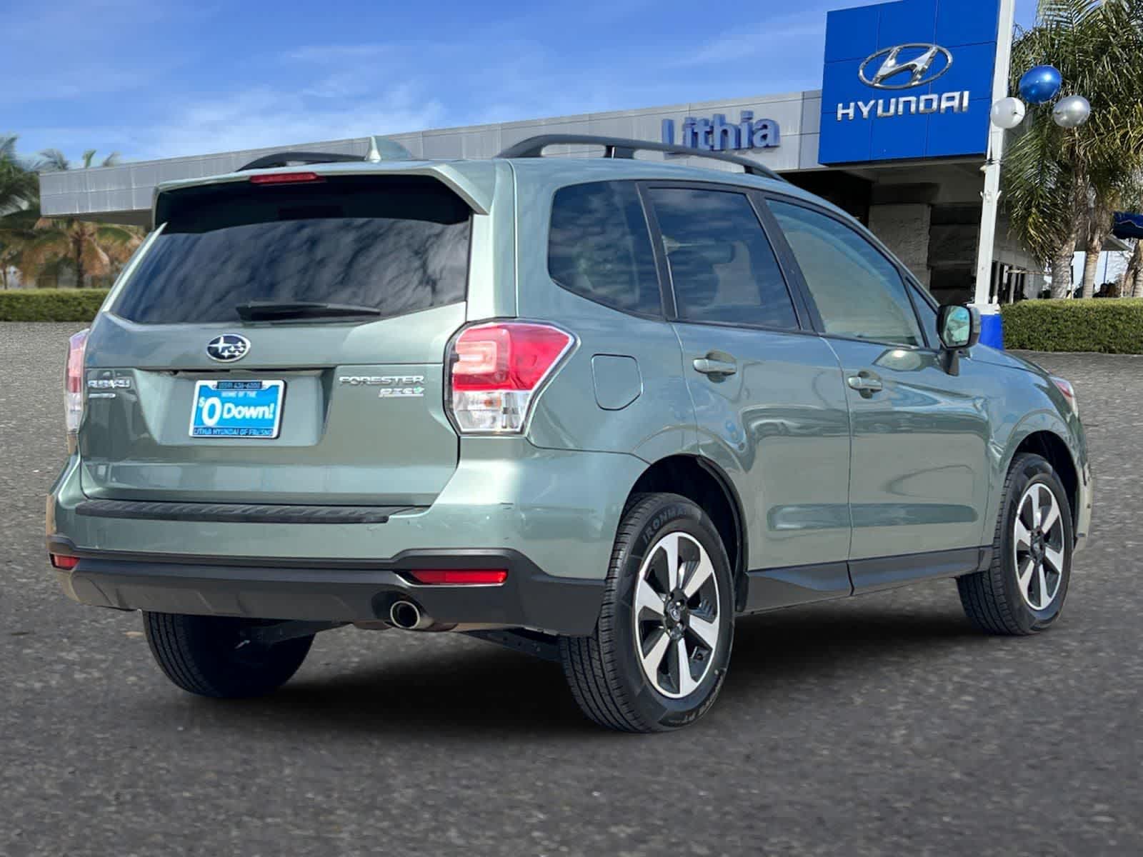 2017 Subaru Forester 2.5i Premium photo 2