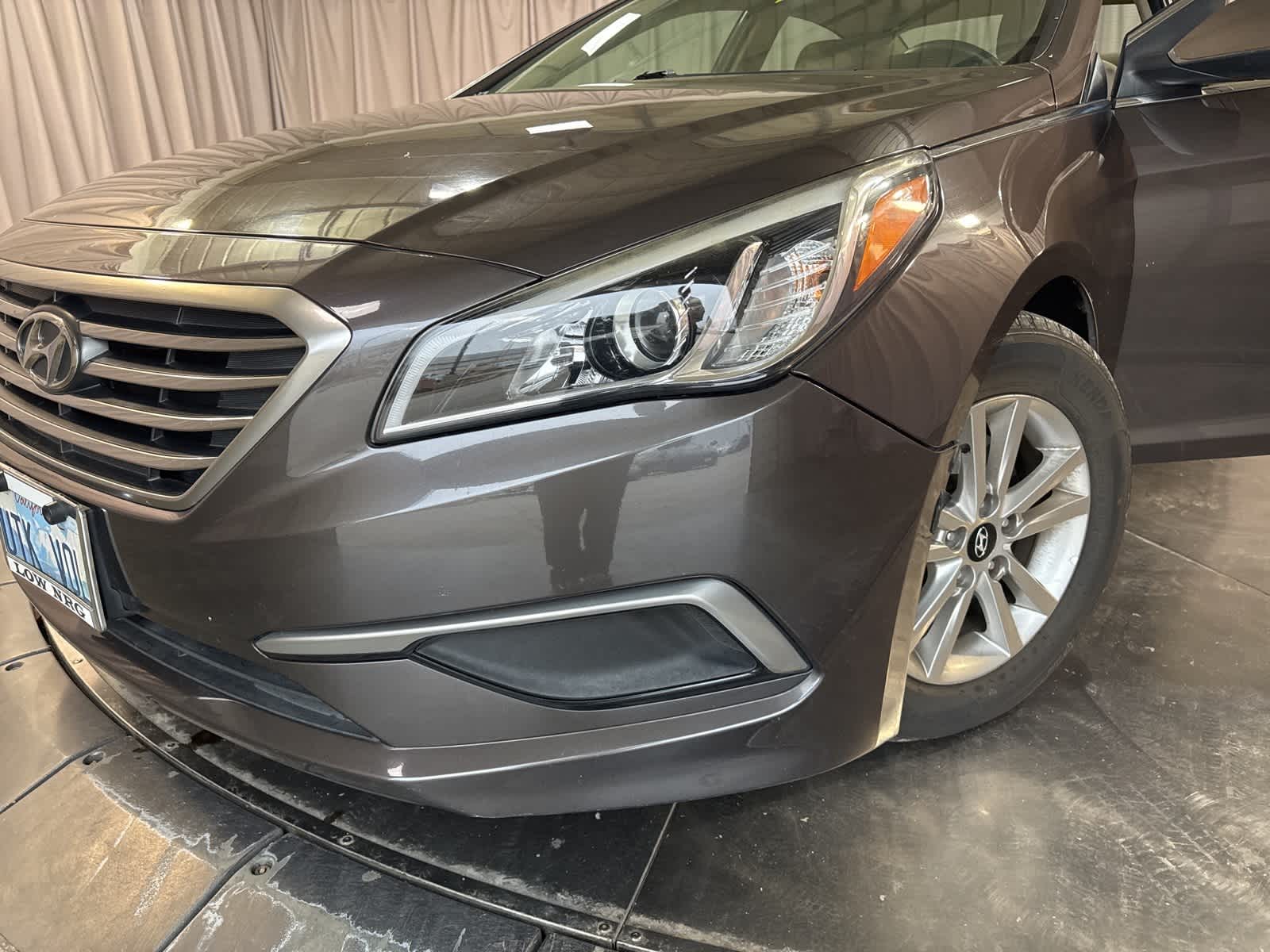 Thumbnail: 2016 Hyundai Sonata - 15