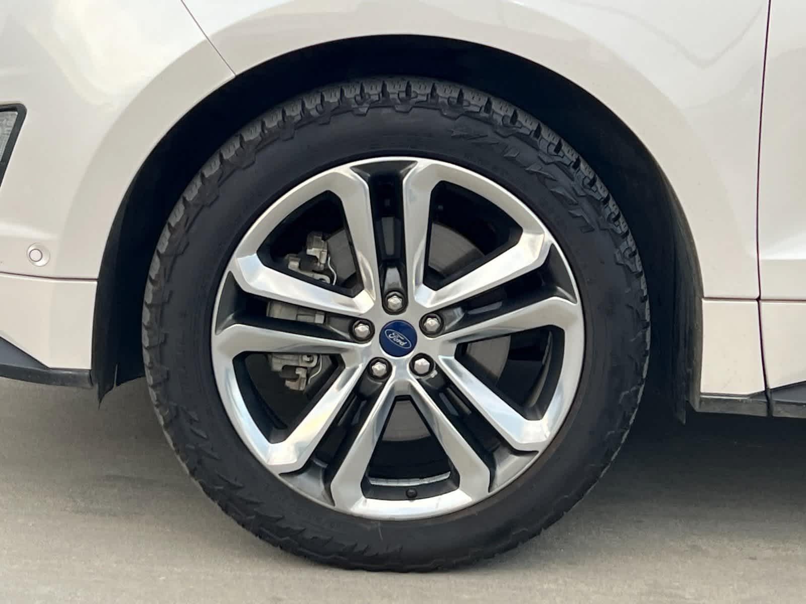 Thumbnail: 2018 Ford Edge - 27