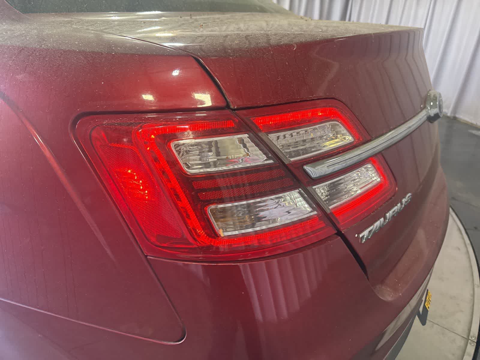 Thumbnail: 2018 Ford Taurus - 10