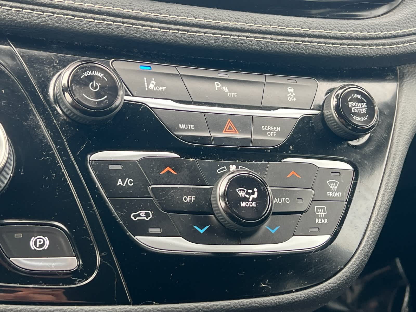 Thumbnail: 2021 Chrysler Pacifica - 22