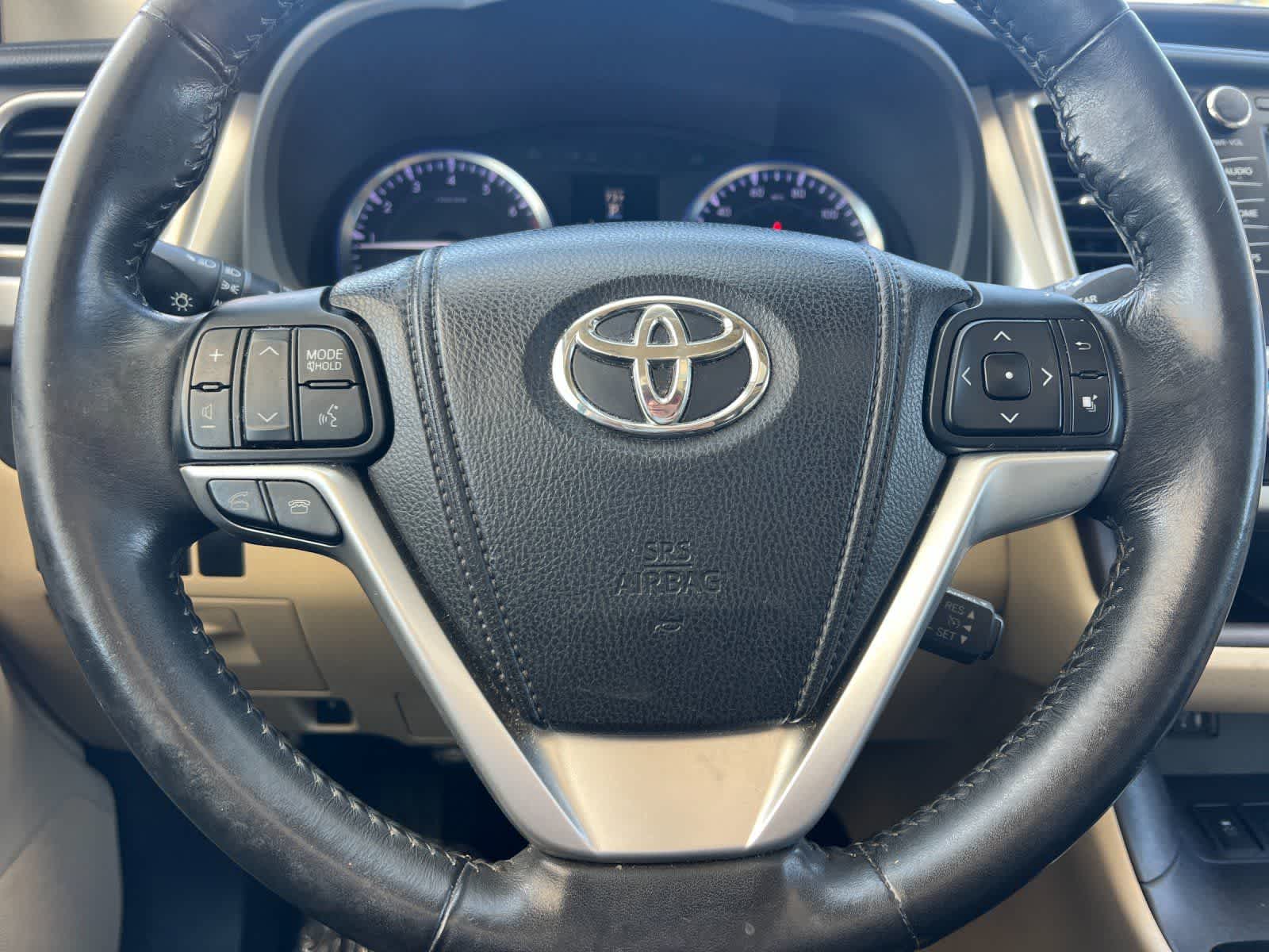 Thumbnail: 2014 Toyota Highlander - 26