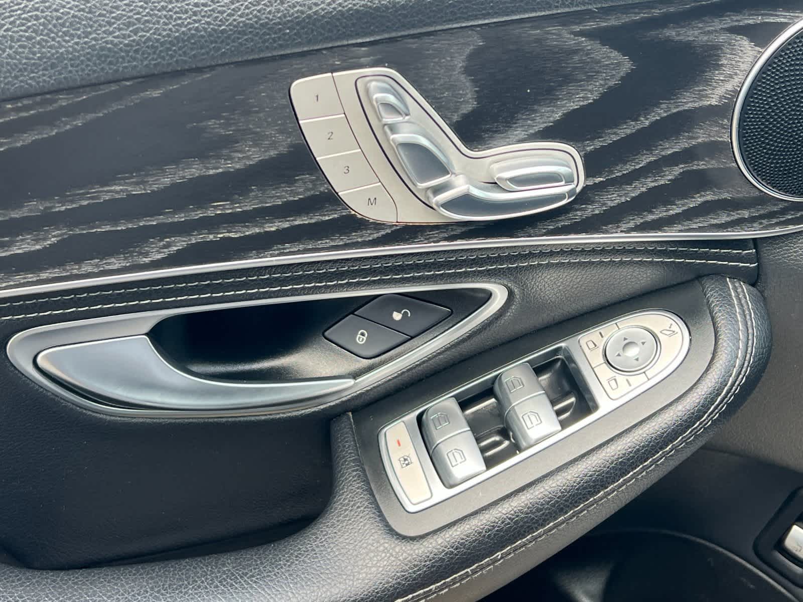 Thumbnail: 2016 Mercedes-Benz C-Class - 12