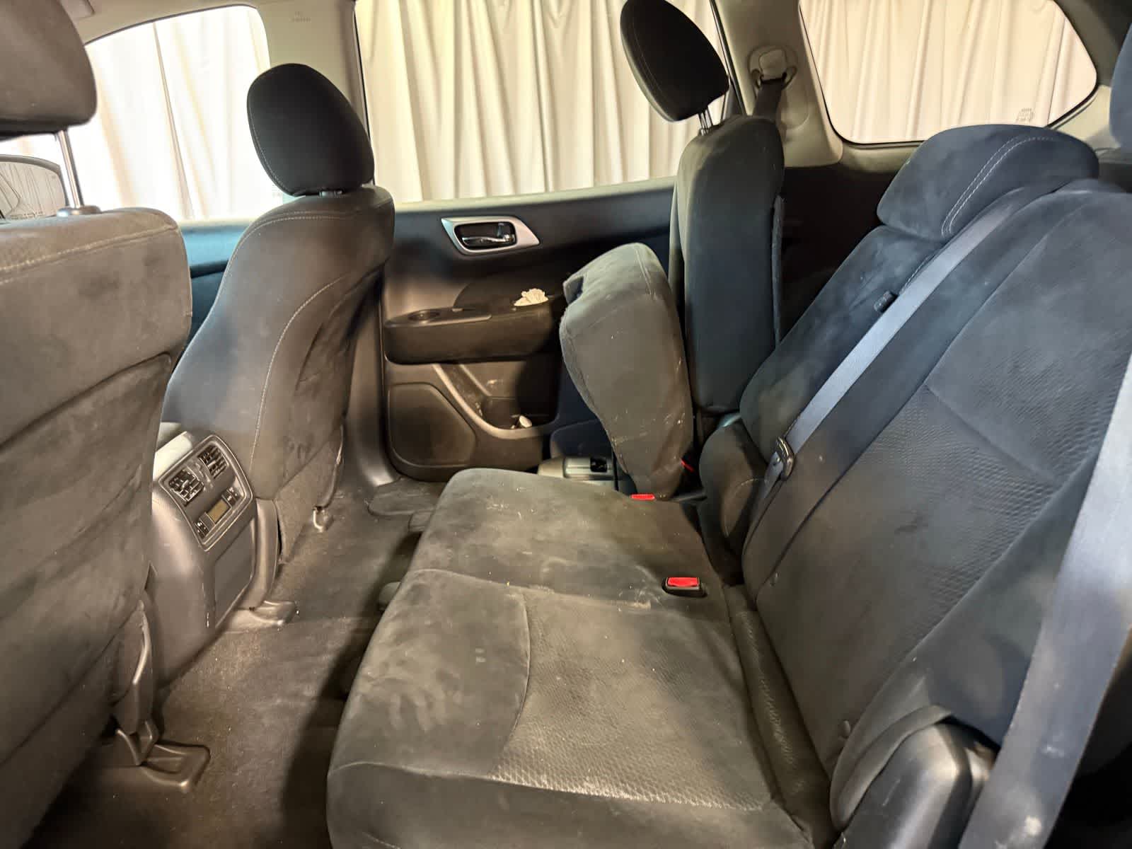 Thumbnail: 2015 Nissan Pathfinder - 12