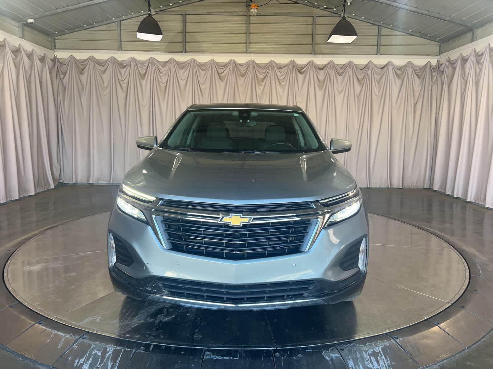 2024 Chevrolet Equinox photo 2