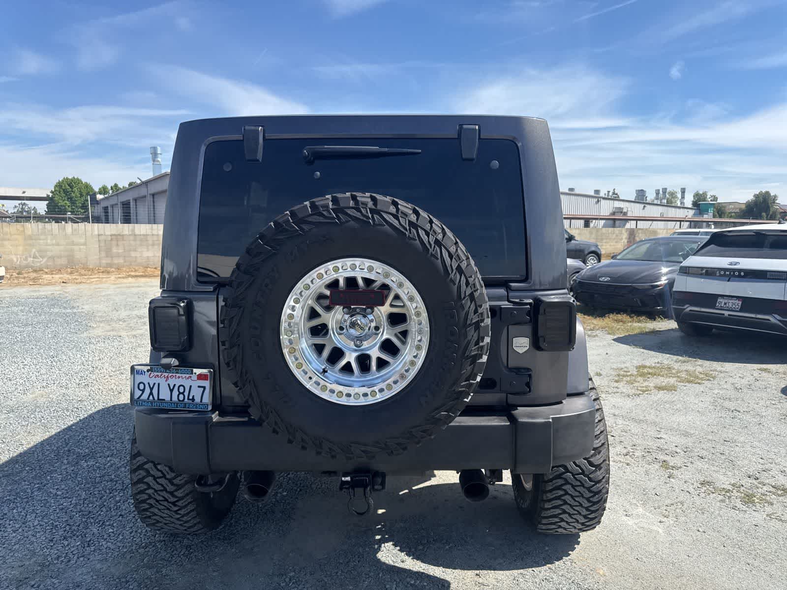 2014 Jeep Wrangler Unlimited Rubicon 4x4 photo 5