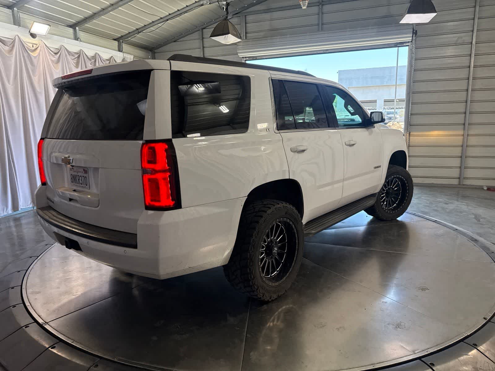 Thumbnail: 2019 Chevrolet Tahoe - 5