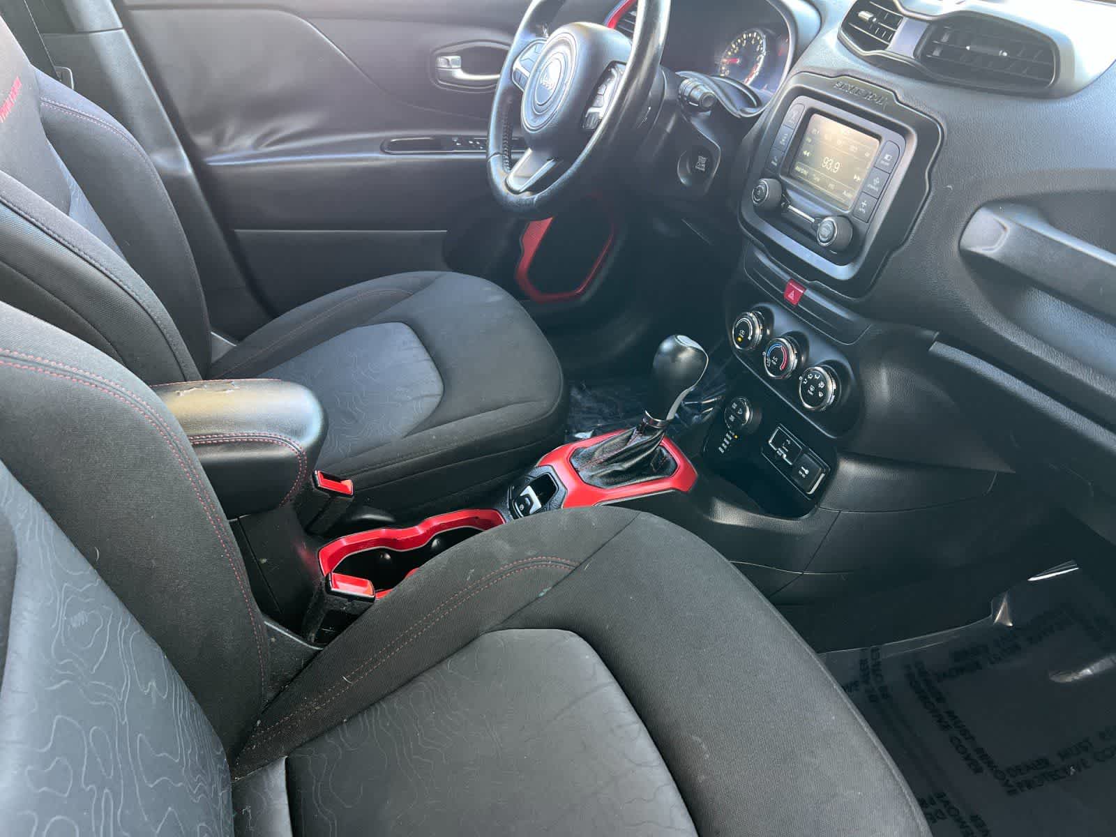 Thumbnail: 2016 Jeep Renegade - 17