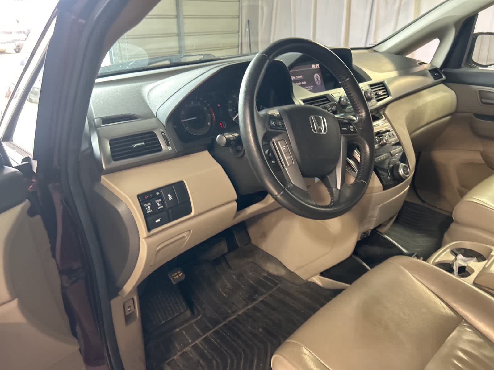 Thumbnail: 2012 Honda Odyssey - 22