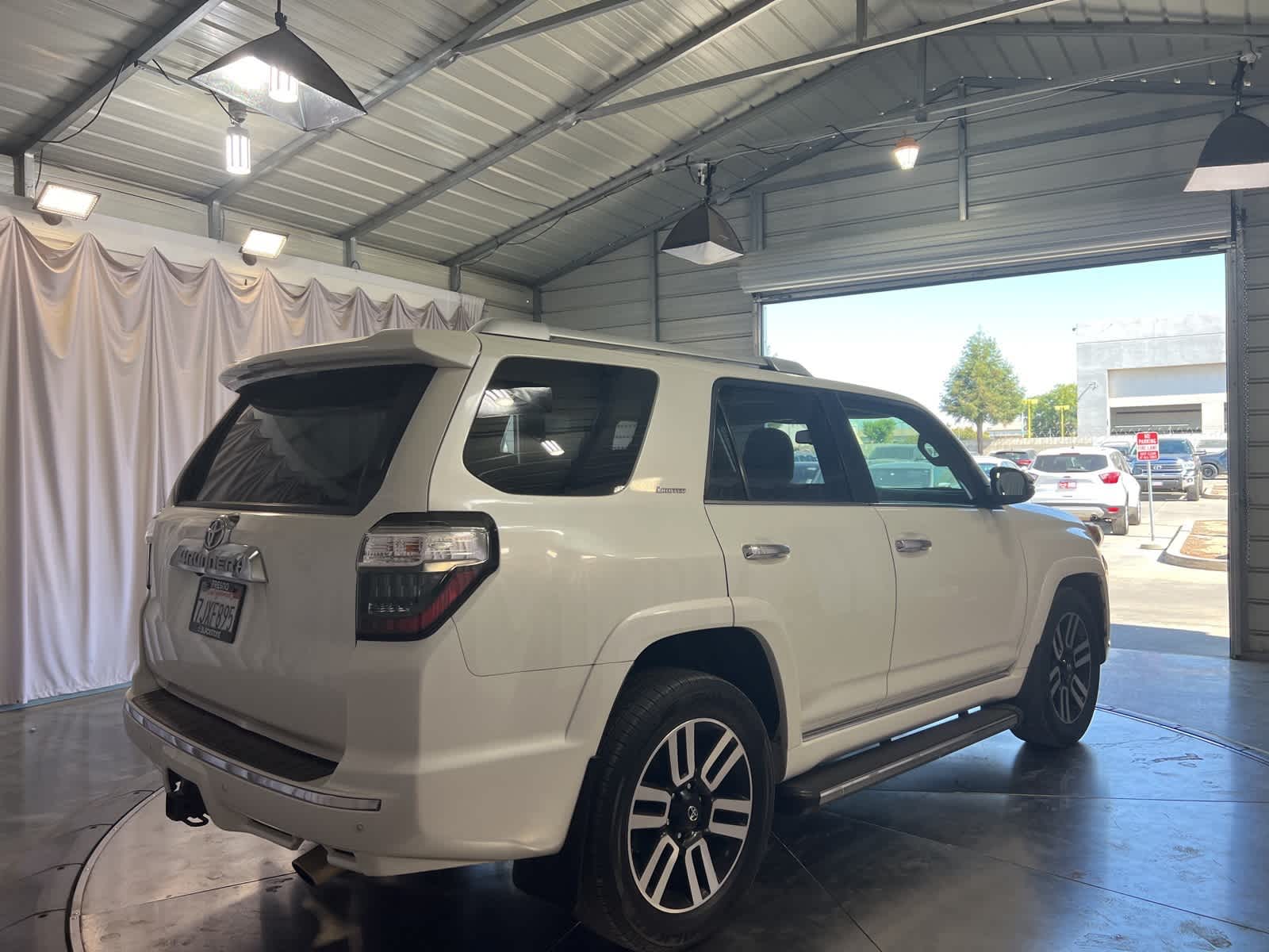 Thumbnail: 2015 Toyota 4Runner - 7