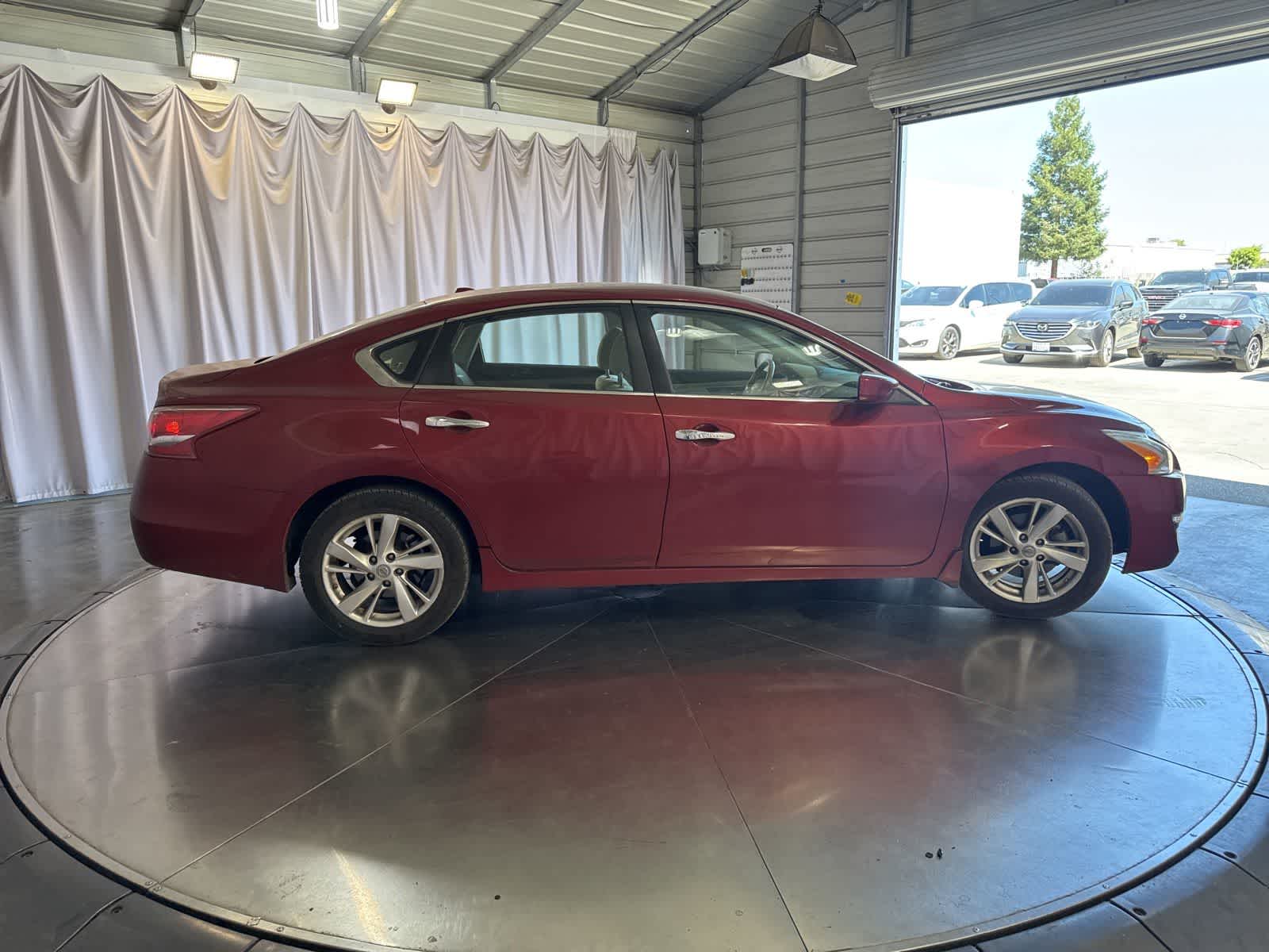 Thumbnail: 2013 Nissan Altima - 4
