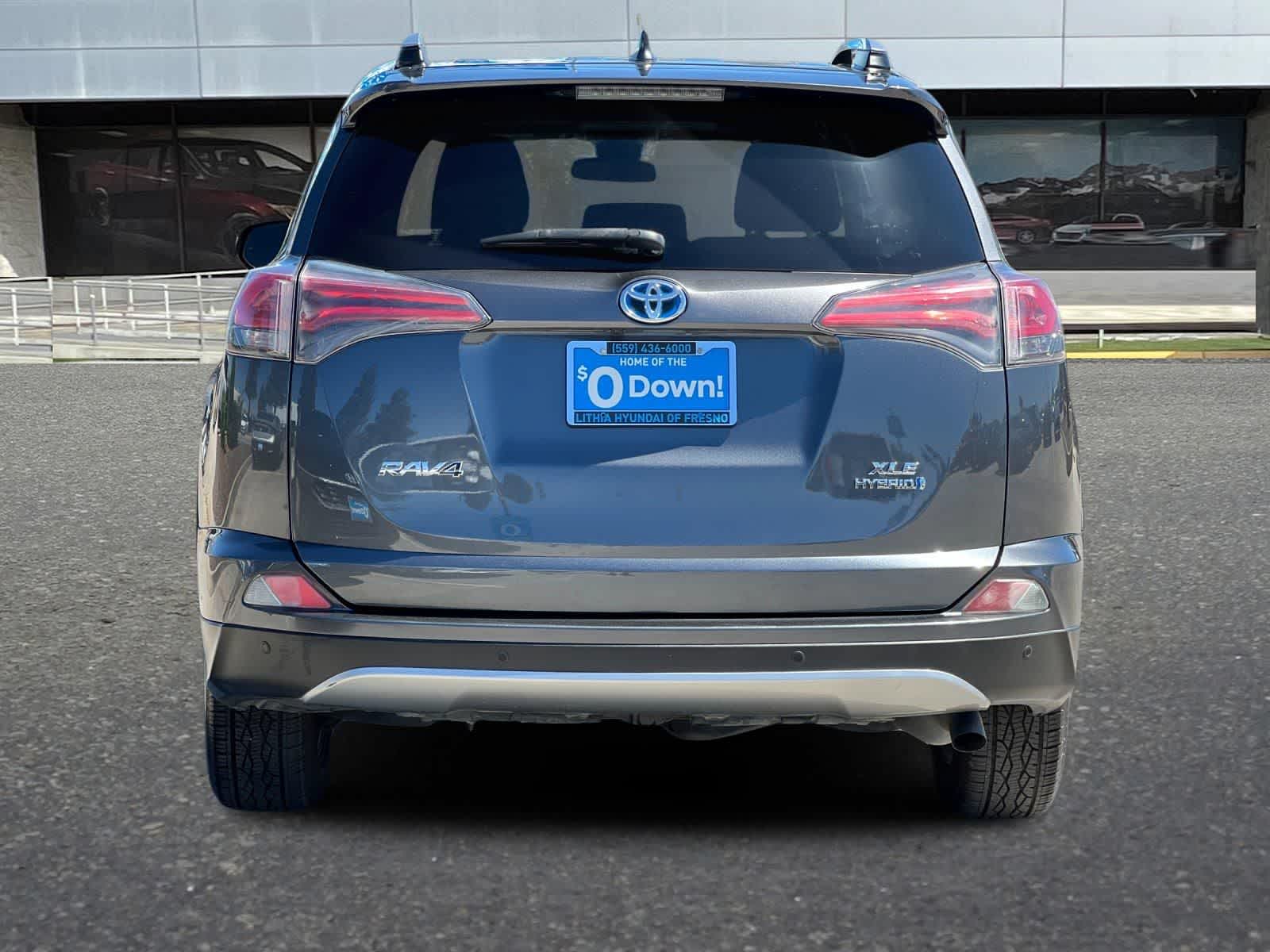 Thumbnail: 2017 Toyota RAV4 - 8