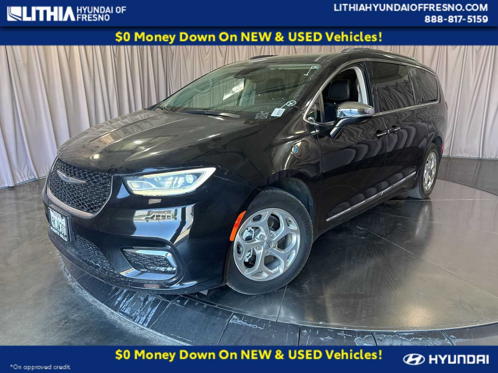 2021 Chrysler Pacifica Hybrid Limited Hybrid's photo