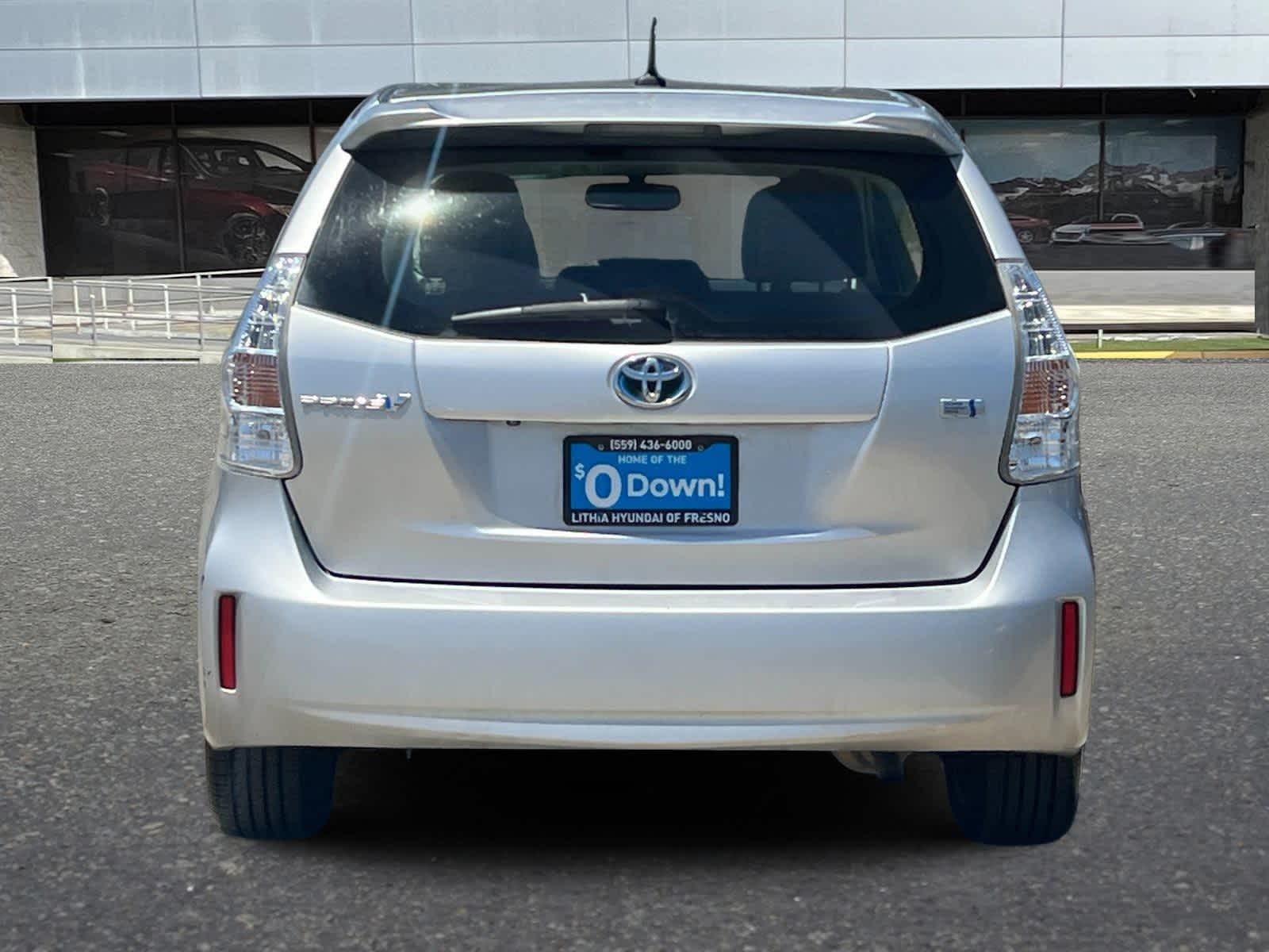 Thumbnail: 2014 Toyota Prius v - 7