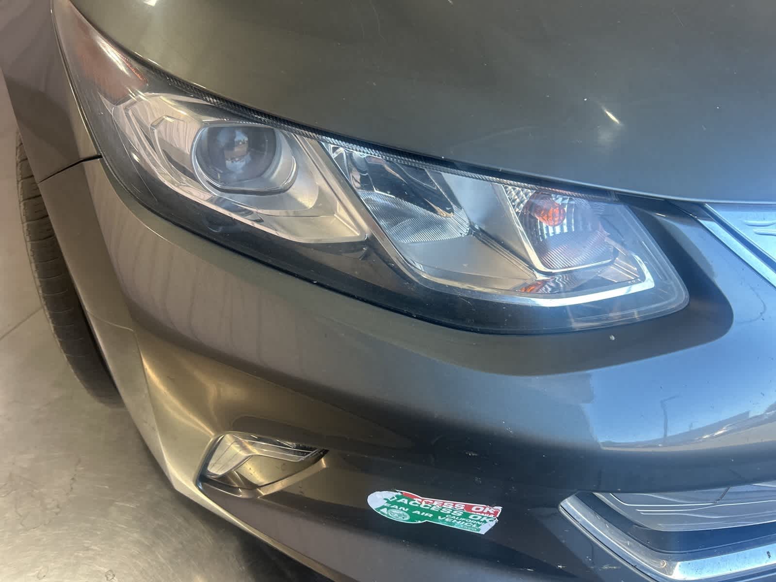 Thumbnail: 2017 Chevrolet Volt - 4