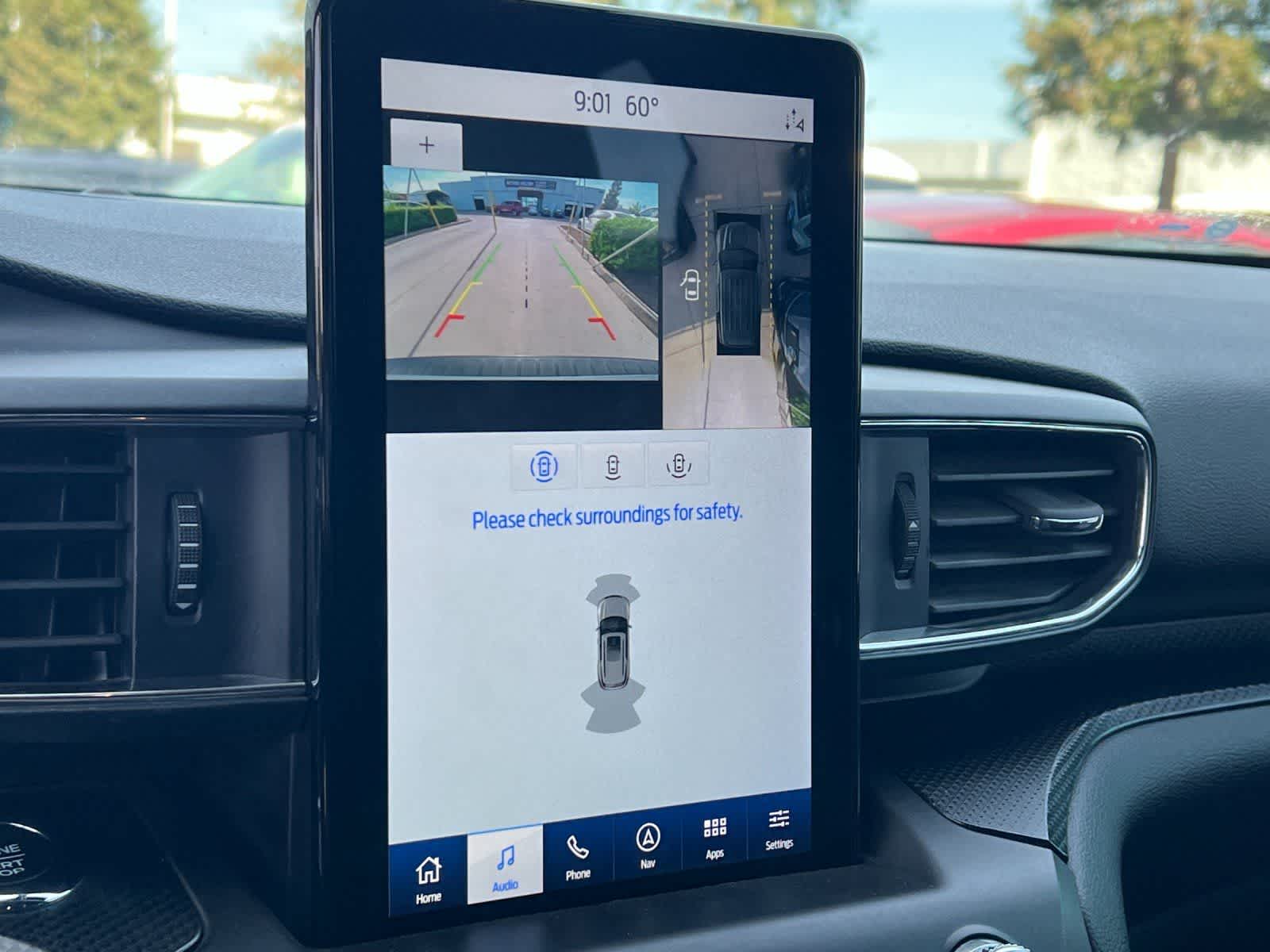 Thumbnail: 2020 Ford Explorer - 21