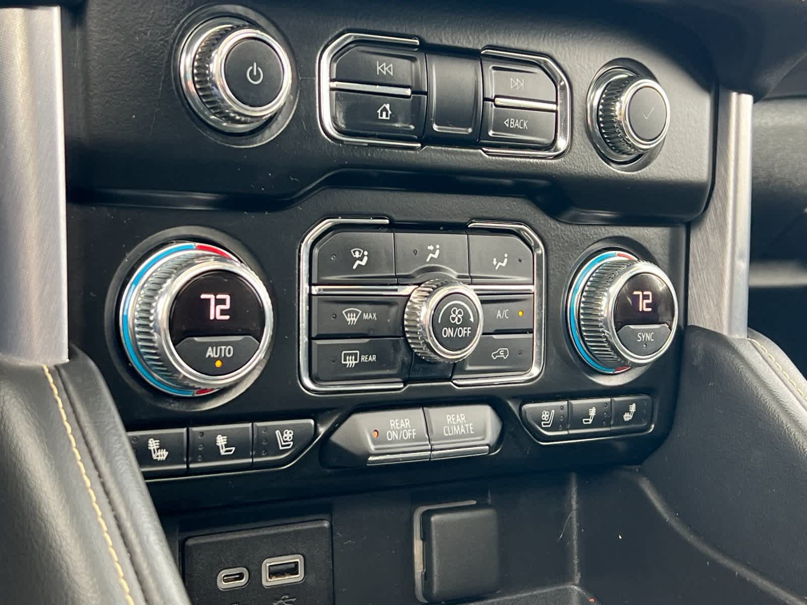 Thumbnail: 2021 GMC Yukon XL - 22