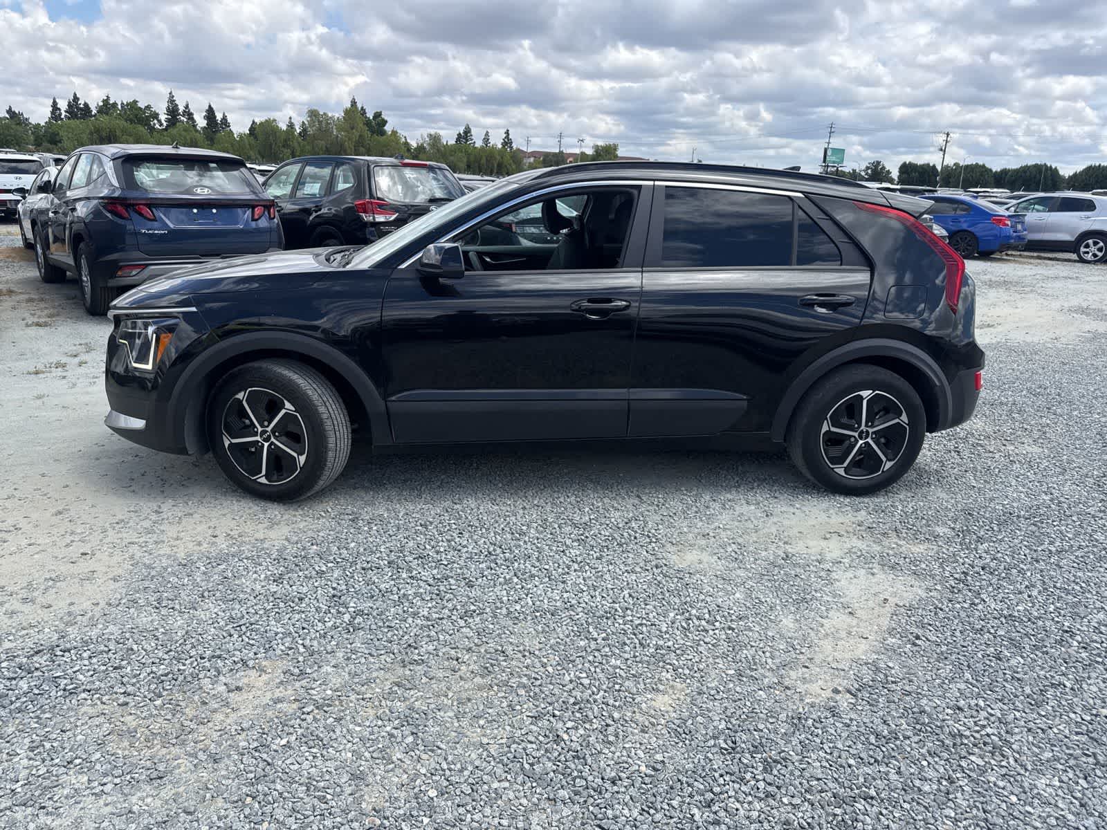 Thumbnail: 2023 Kia Niro - 6