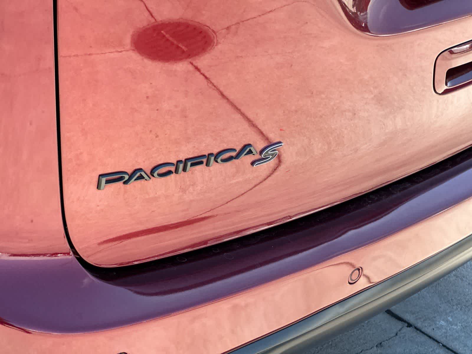 Thumbnail: 2021 Chrysler Pacifica - 26