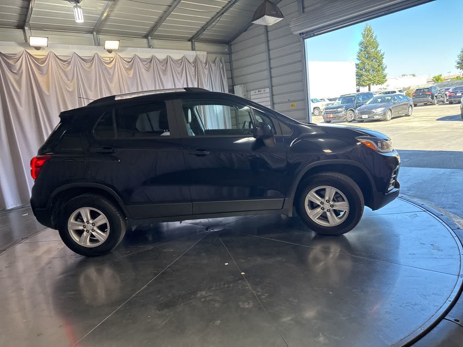 Thumbnail: 2021 Chevrolet Trax - 4