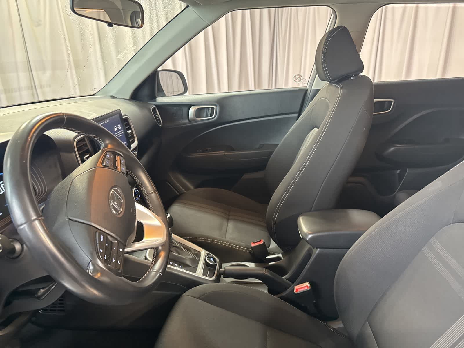 Thumbnail: 2023 Hyundai Venue - 14