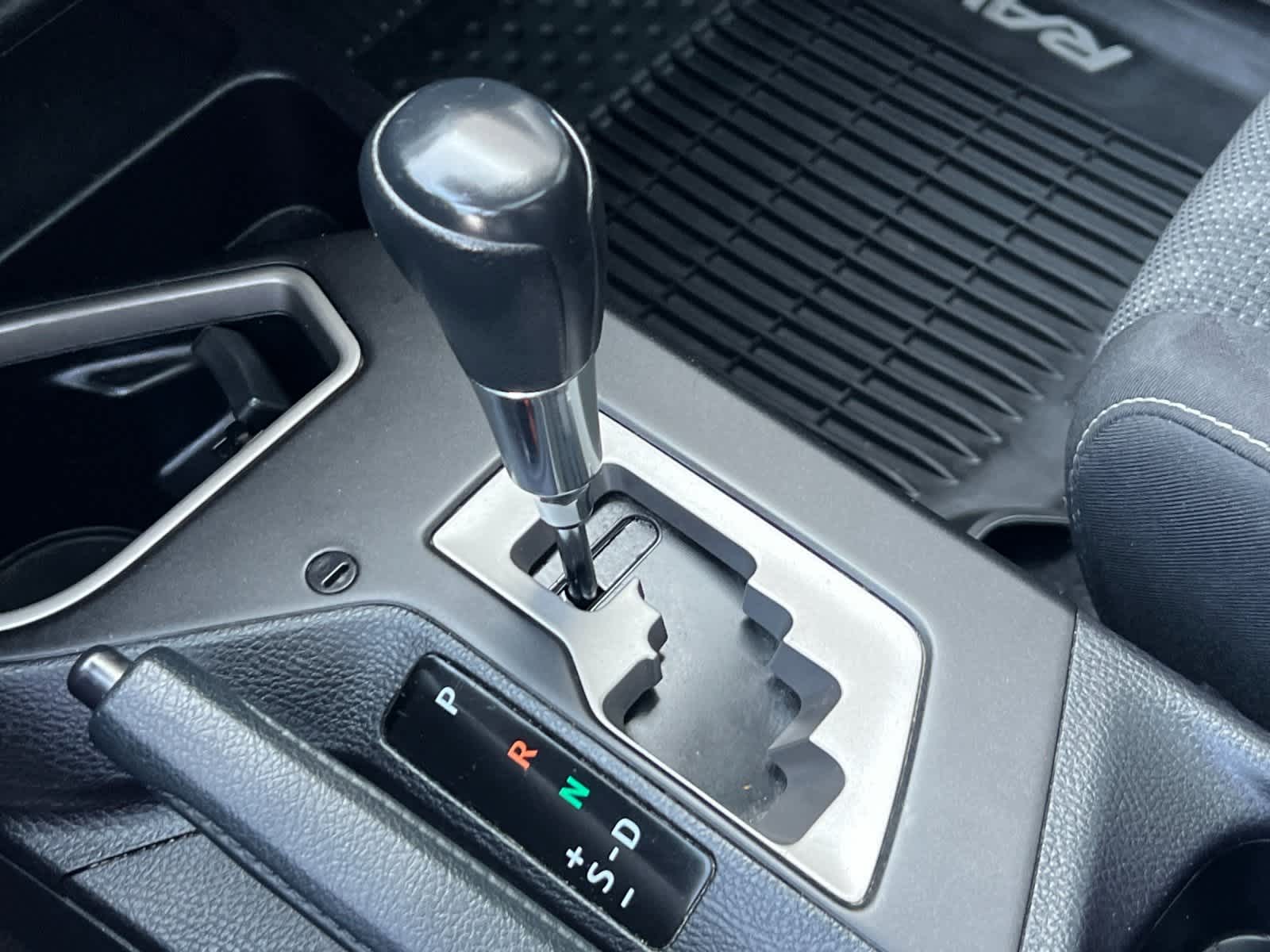 Thumbnail: 2018 Toyota RAV4 - 22