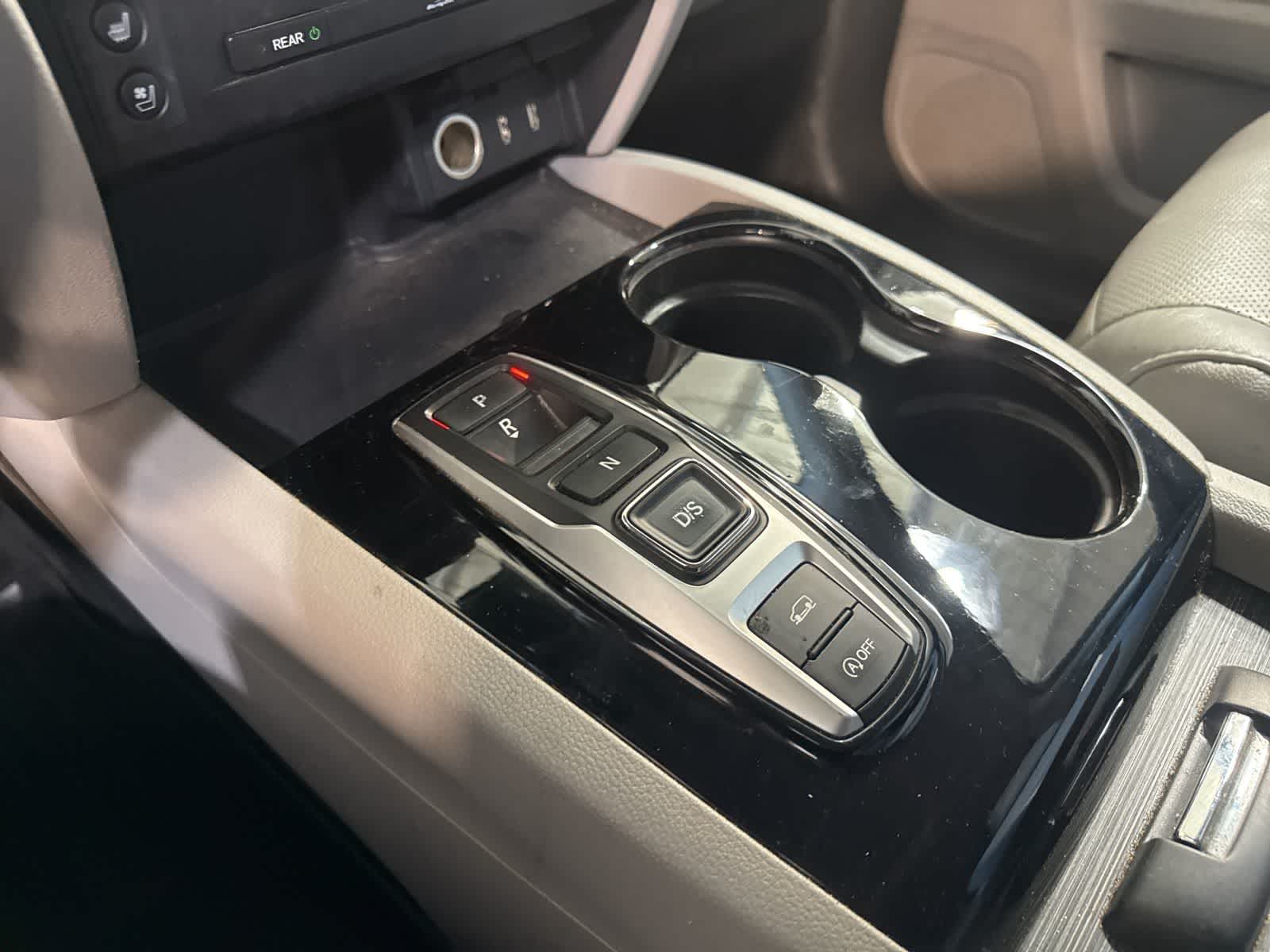 Thumbnail: 2017 Honda Pilot - 27