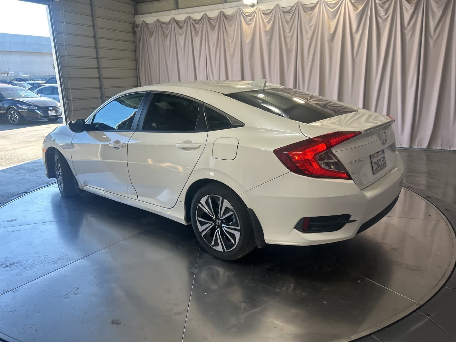 Thumbnail: 2016 Honda Civic - 13