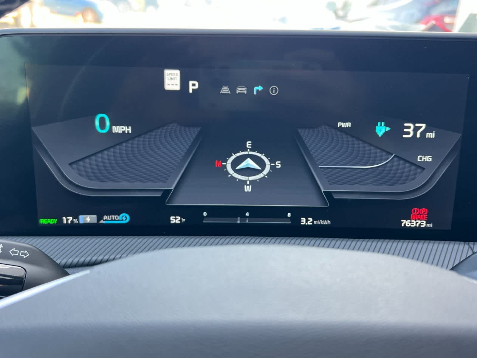 Thumbnail: 2022 Kia EV6 - 25