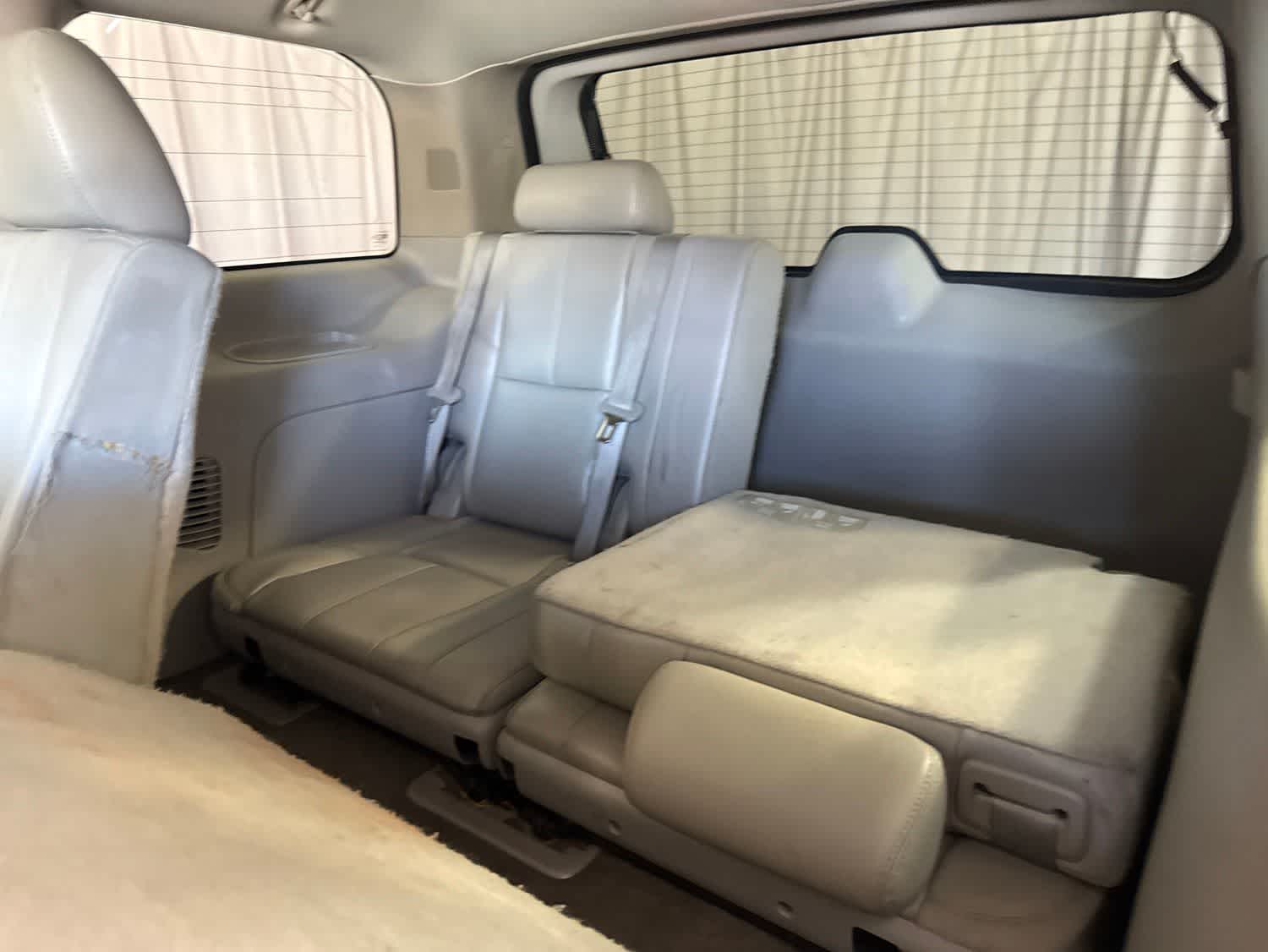 Thumbnail: 2011 Chevrolet Tahoe - 18