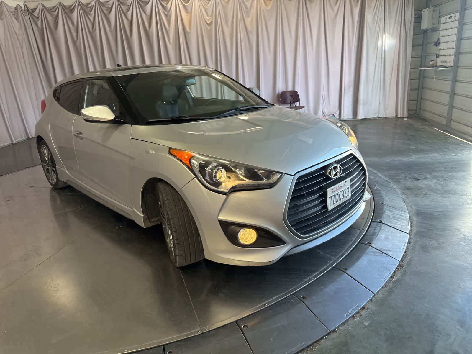 Thumbnail: 2016 Hyundai Veloster - 3