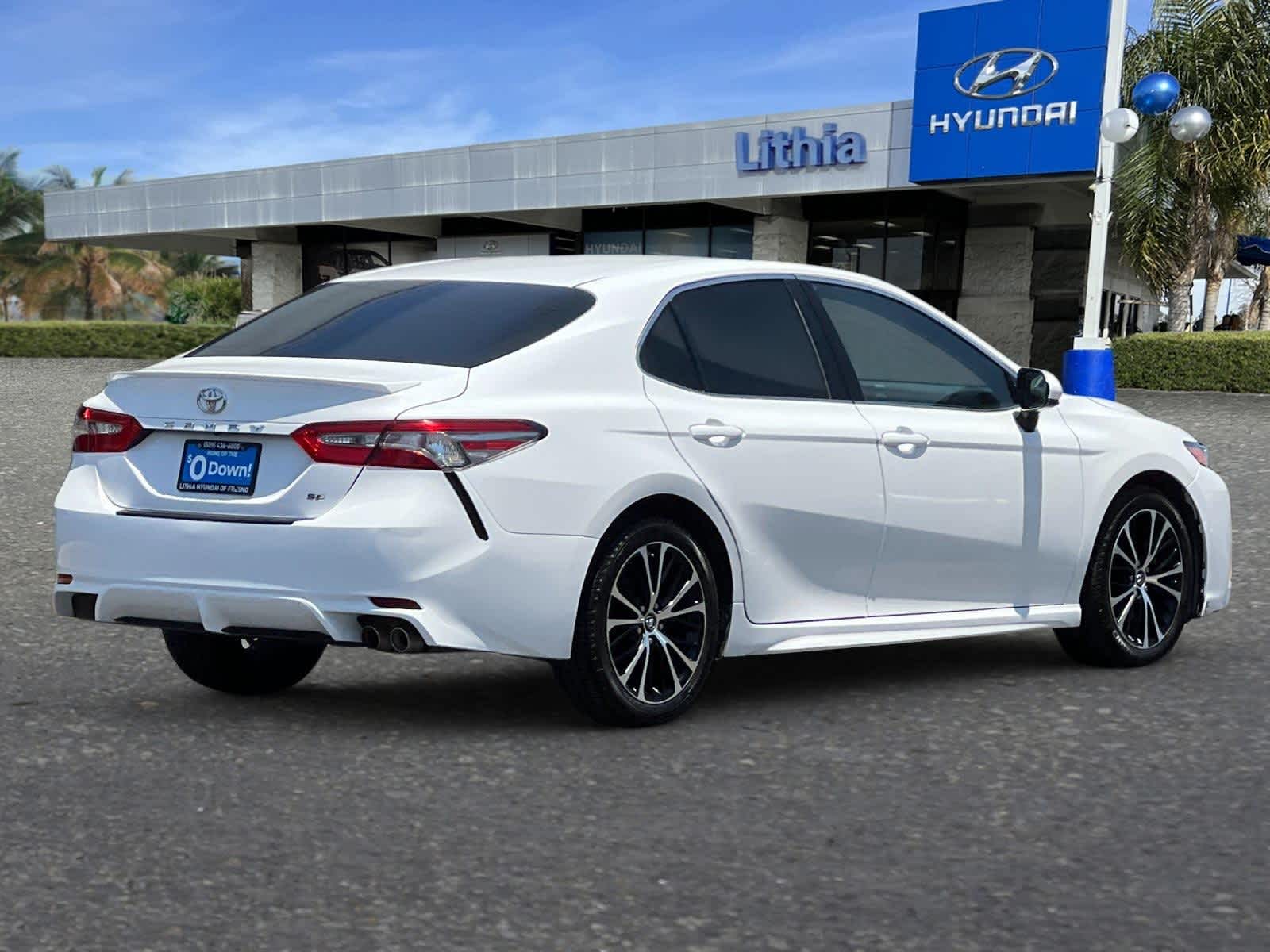 Used 2018 Toyota Camry SE with VIN 4T1B11HK2JU631002 for sale in Fresno, CA