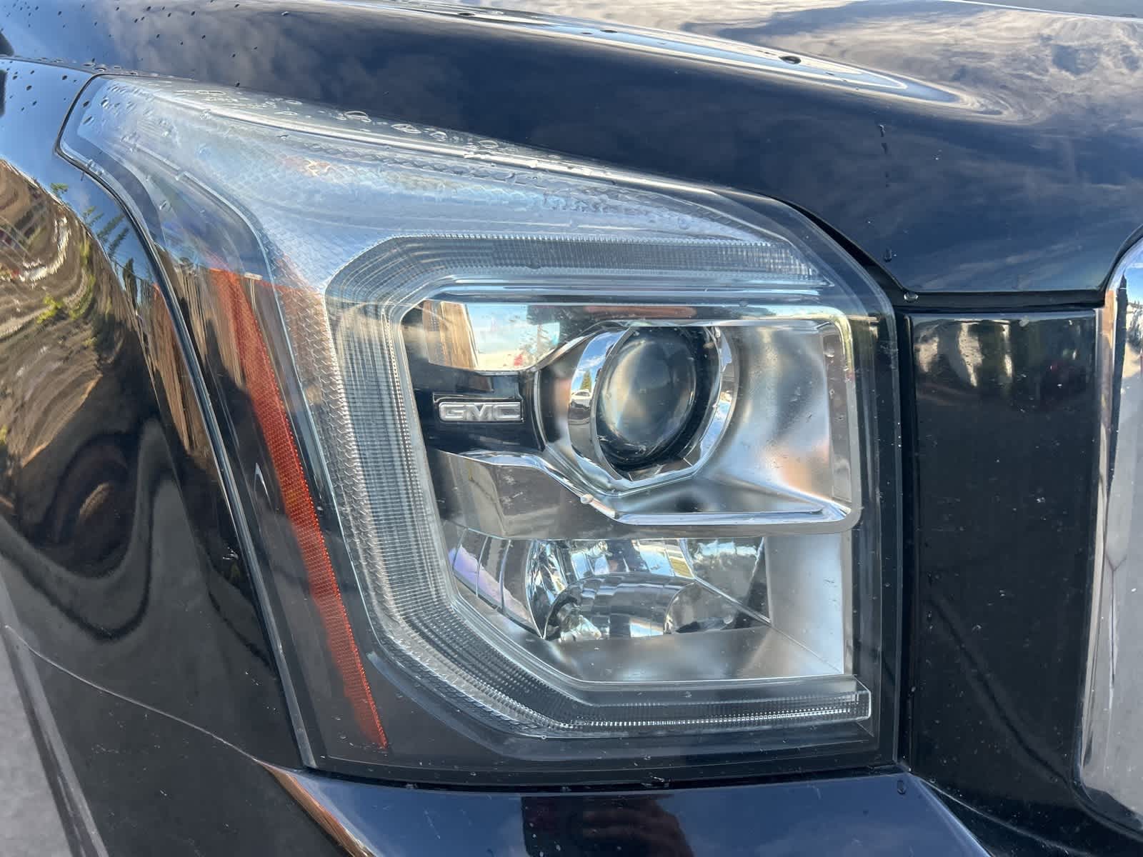 Thumbnail: 2018 GMC Yukon XL - 4