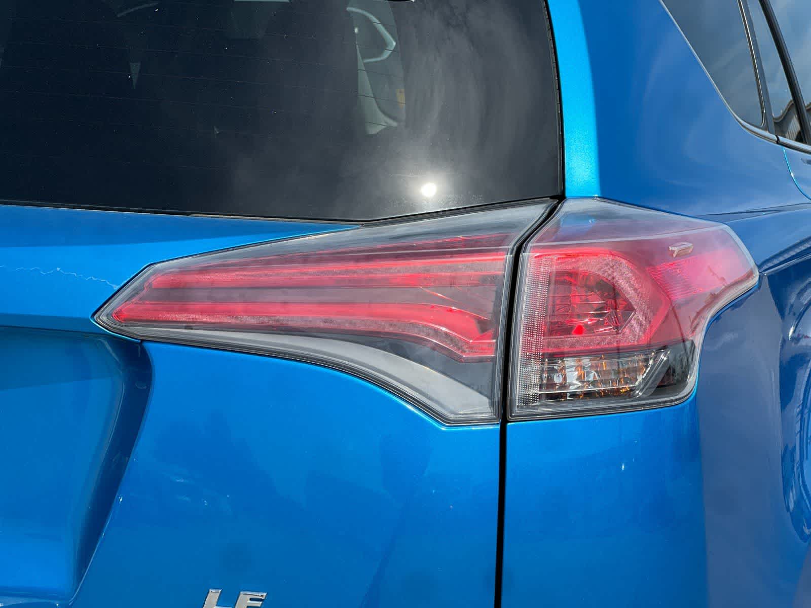 Thumbnail: 2017 Toyota RAV4 - 27