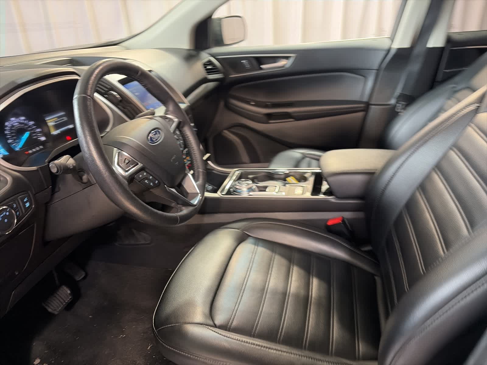 Thumbnail: 2020 Ford Edge - 25