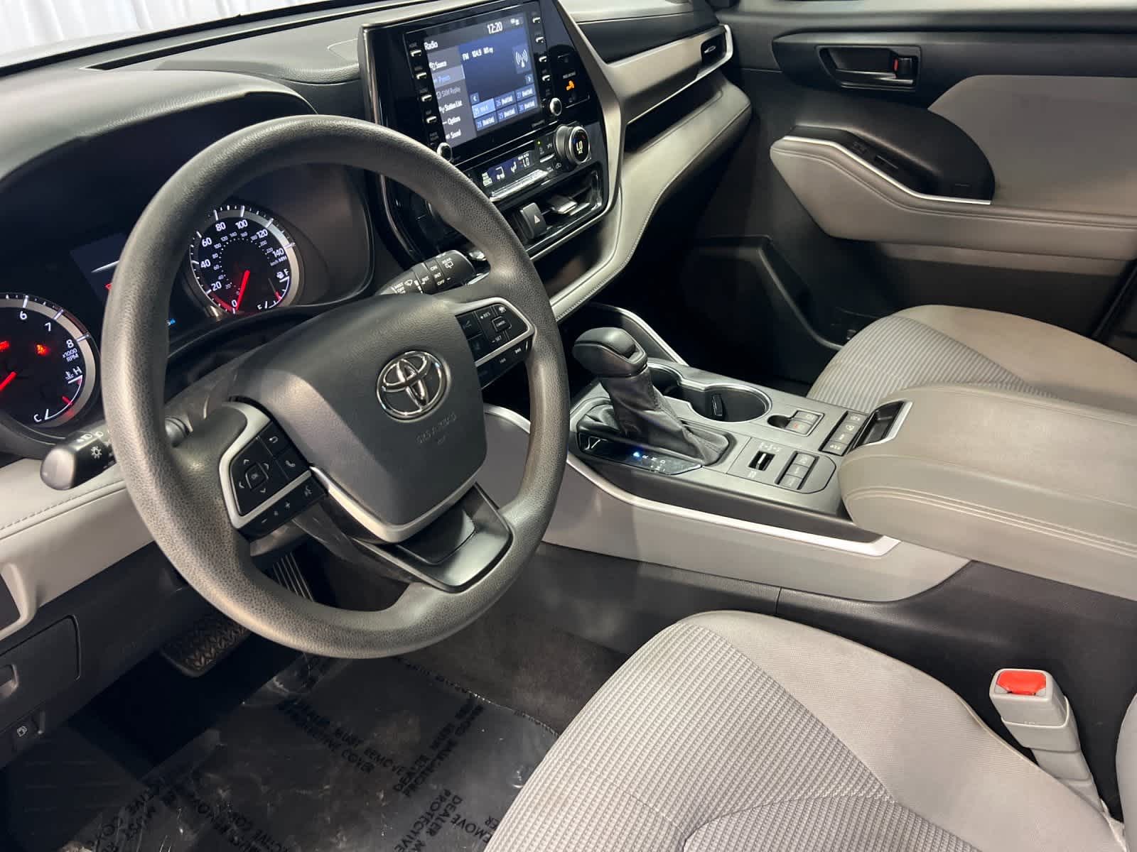 Thumbnail: 2022 Toyota Highlander - 11