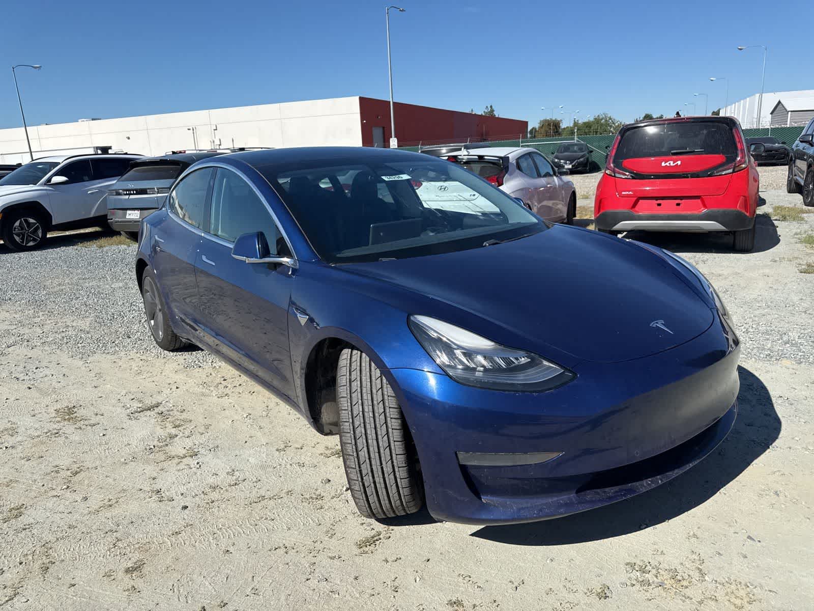 2020 Tesla Model 3 Standard Range photo 3